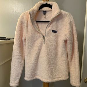 Patagonia half zip pullover, size S